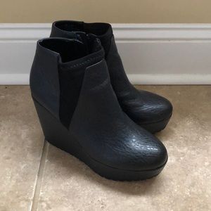 Simply Vera Wang Black Wedge Booties Size: 6